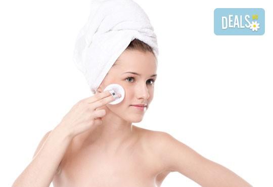 Свежа и чиста кожа! Класическо почистване на лице в 7 стъпки в New faces beauty studio! - Снимка 4