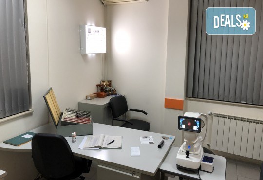 Компютърно изследване на рефракцията, изследване на зрителна острота и изписване на рецепта за оптична корекция (очила) в МЦ Хелт! - Снимка 5