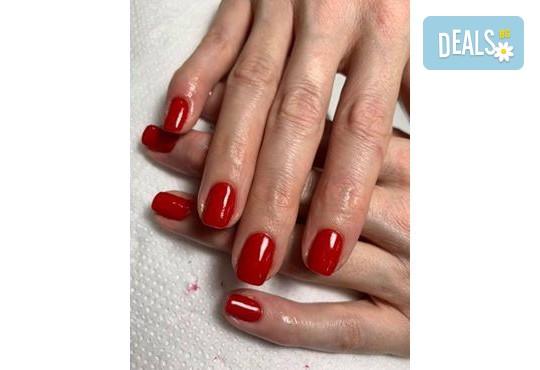 Дълготраен цвят! Маникюр с гел лак Bluesky в студио за красота Secret Vision! - Снимка 12