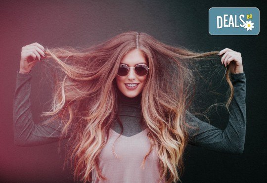 Подстригване, кичури на фолио, шапка, тип балеаж или омбре, оформяне на прическа със сешоар в студио за красота Пиротска! - Снимка 3