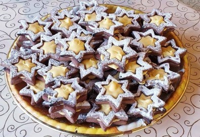1 кг. големи какаови звезди с кремообразен лимонов шоколад или ягодово сладко от Сладкарница Джорджо Джани