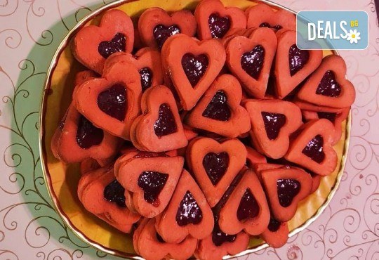 1 кг. големи двойни червени сърца с ягодово сладко от Сладкарница Джорджо Джани - Снимка 1