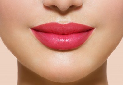 Оформяне на устни с впечатляващ ефект чрез микроиглена мезотерапия със серум на Fusion, специално разработен за видим ефект и обемни устни, в Център за естетична и холистична медицина Симона!