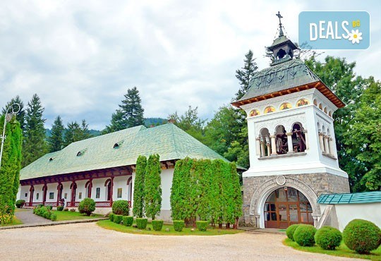 Екскурзия до Румъния с България Травъл! 2 нощувки със закуски, транспорт, панорамен тур в Букурещ, посещение на замъка Пелеш и Синайския манастир! - Снимка 11