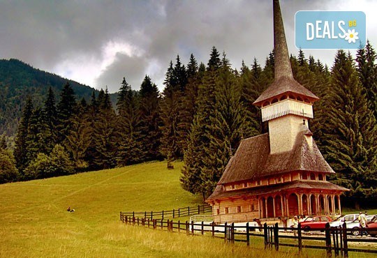 Екскурзия до Румъния с България Травъл! 2 нощувки със закуски, транспорт, панорамен тур в Букурещ, посещение на замъка Пелеш и Синайския манастир! - Снимка 5