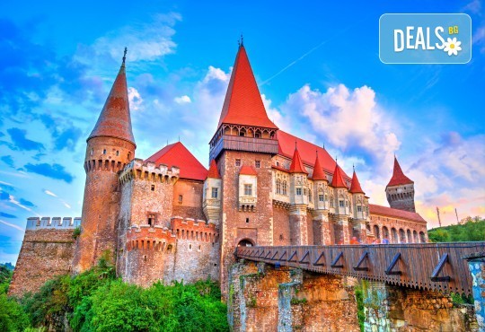 Екскурзия за Майските празници до Румъния! Три нощувки със закуски в хотел 3*, транспорт от Пловдив и програма в Сибиу и Сигишоара! - Снимка 1