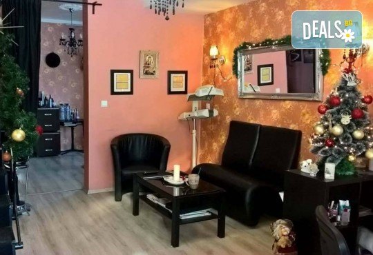 Ламиниране, подхранване и боядисване на мигли с професионални испански продукти Thuya в Център за естетична и холистична медицина Симона! - Снимка 7