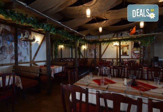 Платете 10 и хапнете за 20 лева традиционни български ястия по избор от цялото меню на Иванова Механа! - Снимка 7