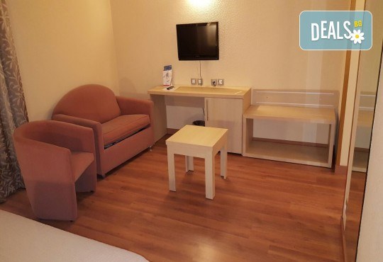 Ранни записвания за екскурзия до Андора през септември! 4 нощувки със закуски и вечери в Hotel Panorama 4*, самолетни билети и трансфери, индивидуална програма от Маджестик Турс! - Снимка 8