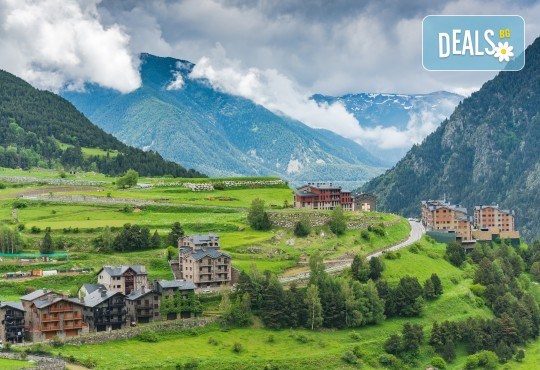 Ранни записвания за екскурзия до Андора през септември! 4 нощувки със закуски и вечери в Hotel Panorama 4*, самолетни билети и трансфери, индивидуална програма от Маджестик Турс! - Снимка 2