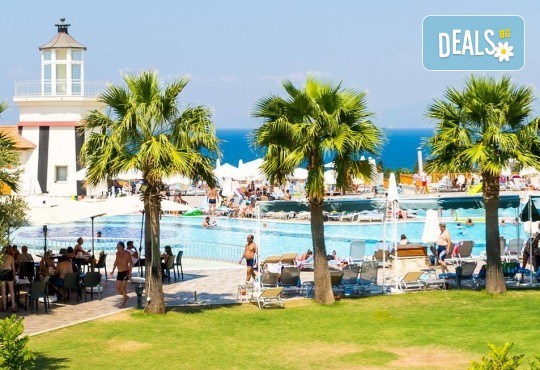 Лятна почивка в Sea Light Resort Hotel 5*, Кушадасъ, Турция! 7 нощувки на база 24 ч. Ultra All Inclusive, безплатно за дете до 13 г., възможност за транспорт! - Снимка 7