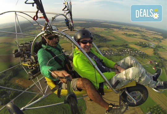 Адреналин! Тандемен полет с двуместен моторен парапланер близо до София и HD видеозаснемане от клуб Vertical Dimension! - Снимка 2