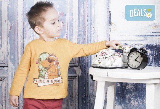 Пролетно-великденска фотосесия за цялото семейство, с 10 обработени кадъра, от Pandzherov Photography! - Снимка 6