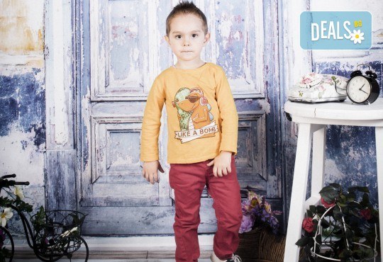 Пролетно-великденска фотосесия за цялото семейство, с 10 обработени кадъра, от Pandzherov Photography! - Снимка 7