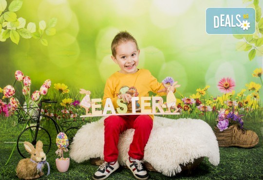 Пролетно-великденска фотосесия за цялото семейство, с 10 обработени кадъра, от Pandzherov Photography! - Снимка 2