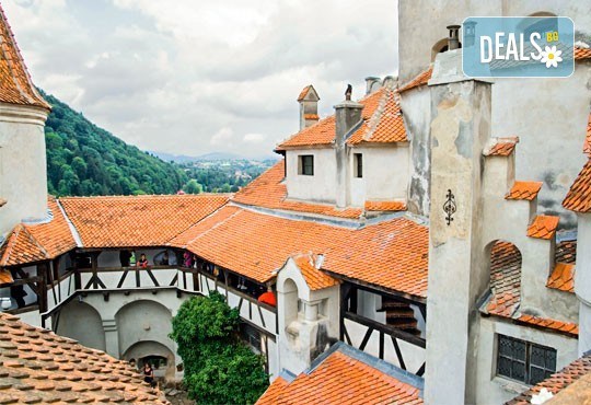 Екскурзия през май до Румъния! 2 нощувки със закуски в Hotel Bulevard 2* в Синая, транспорт, екскурзовод и програма в Букурещ! - Снимка 10