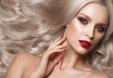 За прическа като от реклама! Подстригване, боядисване на корени с Kezy Professional, измиване и прическа със сешоар в студио Вая!