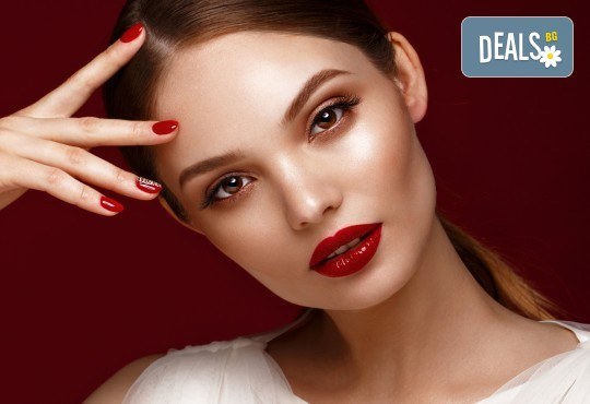 Професионален грим с козметика Lollipop - дневен, вечерен или опушен, и прическа по избор в салон за красота Madonna в Центъра! - Снимка 3