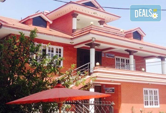 Пътуване до Непал с водач с български език! Самолетен билет, летищни такси и включен багаж, всички трансфери, 9 нощувки пълен пансион, екскурзии, входни такси, възможност за полет над Еверест - Снимка 8