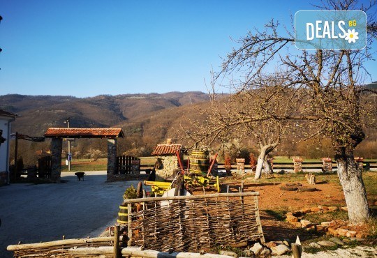 Великден в с. Иново и с.Врътовац, Сърбия, в Стара планина! 2 или 3 нощувки в Етно Къща Анджела или Вила Бояна, закуски и вечери, Великденски обяд, жива музика! - Снимка 6