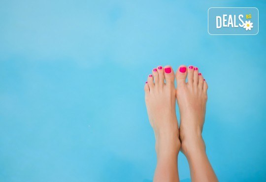 Крачета като от реклама! СПА педикюр с лакове SNB и OPI или гел лак Gelish и Canni и 2 рисувани декорации в салон за красота Феникс! - Снимка 2