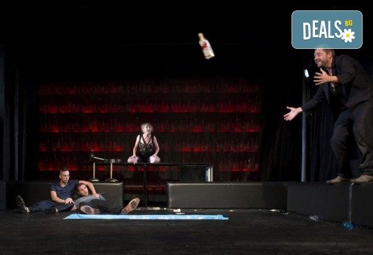 На 17-ти април (сряда) гледайте Пияните с Весела Бабина, Геро и Анастасия Лютова в Малък градски театър Зад канала! - Снимка 13