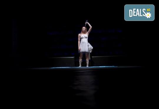 На 17-ти април (сряда) гледайте Пияните с Весела Бабина, Геро и Анастасия Лютова в Малък градски театър Зад канала! - Снимка 12