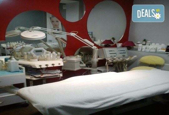 Кожа като коприна! Кола маска на зона по избор за мъже или жени в салон за красота Киприте! - Снимка 6