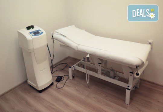 Избавете се от окосмяването! Вземете IPL фотоепилация на цели крака и 2 зони по избор в салон Орхидея - Студентски град! - Снимка 4