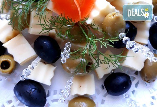 Поднесете на гостите 120 хапки с биволско сирене, прошуто, жълти сиренца и ягодки от My Style Event! - Снимка 6