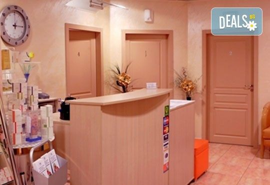 Дълбоко почистване на лице чрез 3 в 1 терапия с Herbal Active, мануална екстракция и безиглена мезотерапия с Gold Orchid Nectar в дермакозметичен център Енигма! - Снимка 4