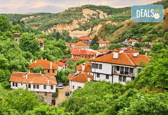 Есенна екскурзия до Мелник, Рупите и Солун през октомври! 1 нощувка със закуска в хотел 3* в района на Сандански, транспорт и водач от Дари Травел! - Снимка 1