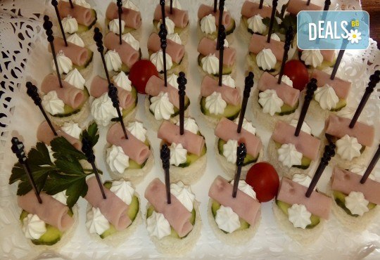 Сет Плодова свежест - 2 плата с общо 54 плодови хапки, аранжирани и декорирани за директно сервиране, от кулинарна работилница Деличи! - Снимка 5