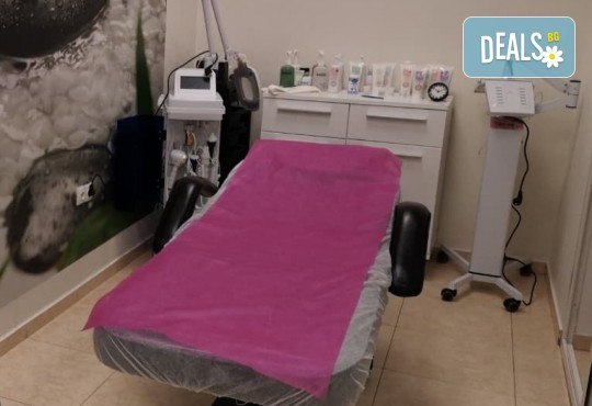 Хубава жена! Мануално почистване на лице с медицинската козметика Academie в Студио BEAUTY STAR до Mall of Sofia - Снимка 6