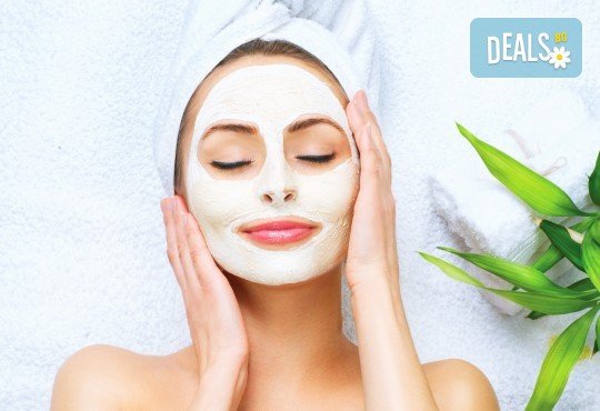 Красива жена! Масаж на лице, хидратираща маска, подхранваща терапия и RF лифтинг в Студио за красота BEAUTY STAR до Mall of Sofia! - Снимка 1