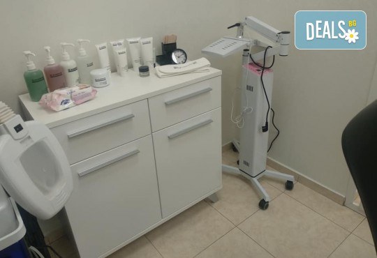 Красива жена! Масаж на лице, хидратираща маска, подхранваща терапия и RF лифтинг в Студио за красота BEAUTY STAR до Mall of Sofia! - Снимка 7