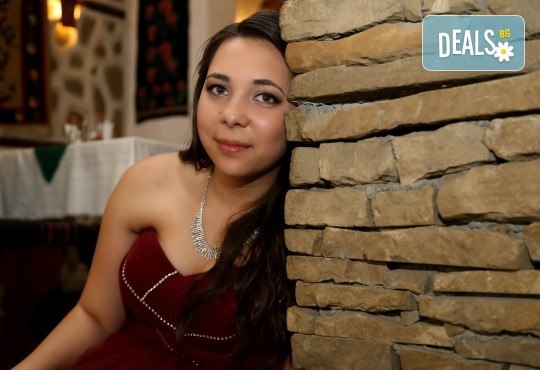 За вас, абитуриенти! Цялостно фото и видео заснемане с неограничен брой кадри, АРТ фотосесия, Full HD видео, GoPro, фото книга и ПОДАРЪЦИ! - Снимка 3