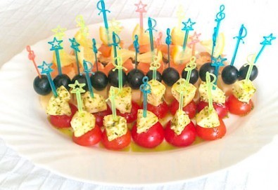 Опитайте 96 броя вкусни солени хапки и бонус: 30 бр. кокосови топки от H&D catering, София!