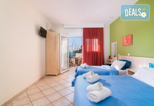 Специални цени за почивка на о. Тасос за юни или период по избор с ТА Солвекс! 7 нощувки със закуски и вечери в Christos Studios 2*, Лименария, транспорт - Снимка 2