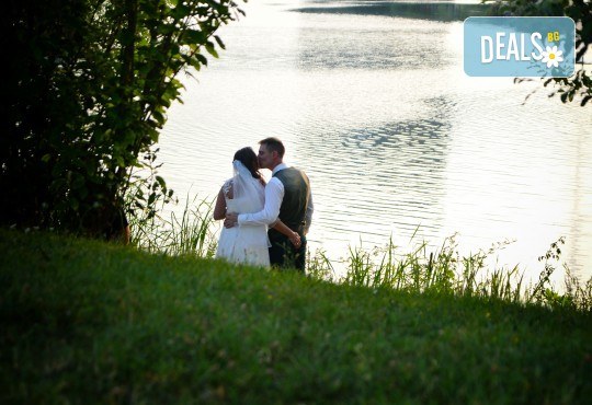 Фото и видео заснемане на сватбено тържество, промо пакет: цялостно фотозаснемане, видеозаснемане, фотосесия, ефектни кадри с камера GoPro, видеоклип и подарък - Снимка 14