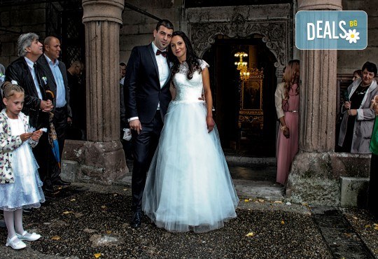 Фото и видео заснемане на сватбено тържество, промо пакет: цялостно фотозаснемане, видеозаснемане, фотосесия, ефектни кадри с камера GoPro, видеоклип и подарък - Снимка 10