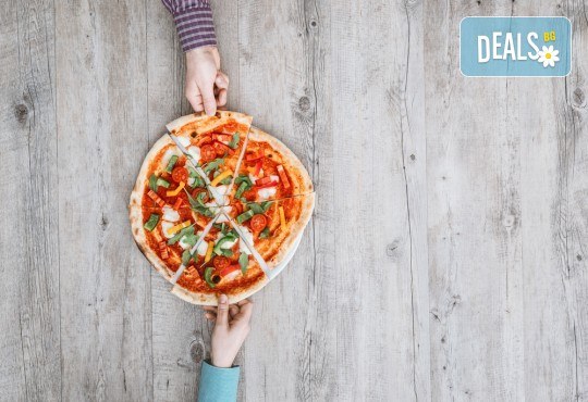 Апетитно и изгодно предложение! Вземете вкусна пица по Ваш избор oт Hubi-Brothers в Княжево! - Снимка 4