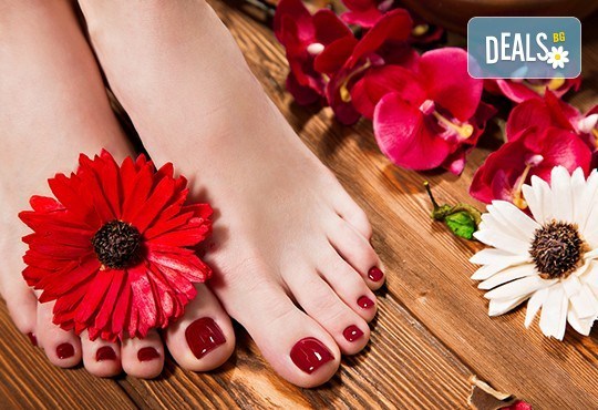 Покажете краката си! СПА педикюр с гел лак Bluesky и масаж на ходилата в козметично студио Ма Бел! - Снимка 2