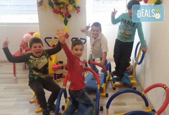 Детски рожден ден в Детски център Приказен свят на супер цена! Зала за деца, зала за възрастни, напитки, пица, украса и аниматор или DJ! - Снимка 9