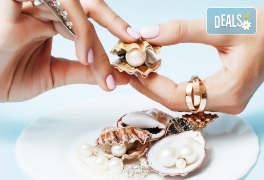 Гел върху естествен нокът за укрепване и здравина, класически или френски маникюр с шведски лакове Depend, 2 декорации и бонус: масаж на ръце от Beauty center D&M! - Снимка 2