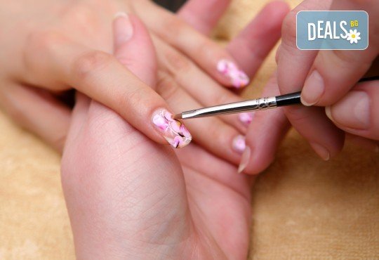 Индивидуален съботно-неделен курс по маникюр - теория и практика, с включени учебни материали и издаване на сертификат от салон за красота Айрин! - Снимка 1