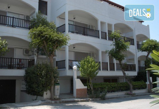 Ранни записвания за почивка на Халкидики в период по избор! 7 нощувки на база All Inclusive Light в Across Golden Beach Hotel 2*, транспорт и водач от ТА Солвекс! - Снимка 3