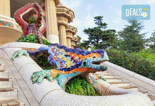 Екскурзия до прелестната Барселона през лятото! 3 нощувки със закуски, самолетен билет с включени летищни такси, транспорт с автобус и водач от Дари Травел! - Снимка 2