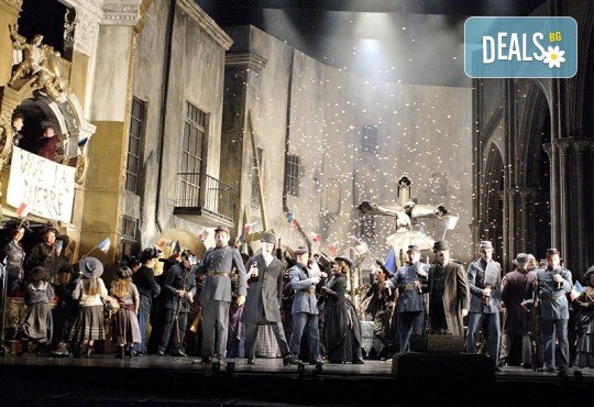 Кино Арена представя операта ФАУСТ, постановка на Дейвид Маквикър, спектакъл на Кралската опера в Лондон! Гледайте на 29 май, 1 и 2 юни, в кината в София! - Снимка 3