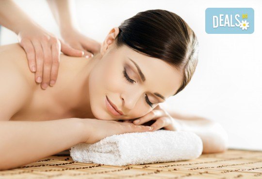 100% здраве! Пакет от 3 оздравителни масажа: дълбок масаж със сусамово масло и зонотерапия, оздравителен масаж с емулсия витамини, масаж с мурсалски чай и терапия кварцова лампа в Senses Massage & Recreation! - Снимка 3